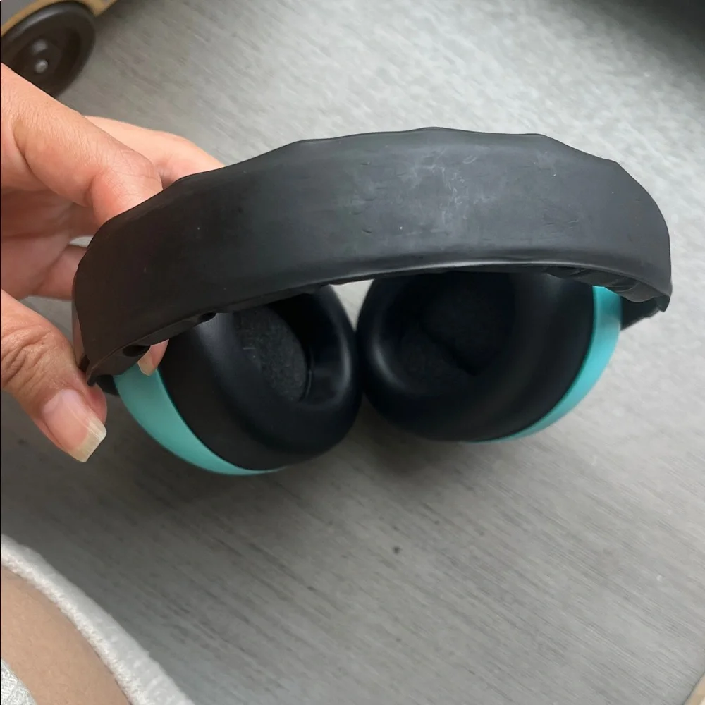 Earmuffs & sunglasses - banz